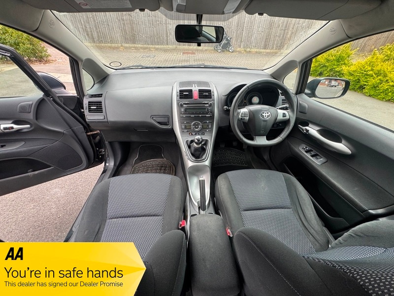 Used Toyota Auris 2010 for sale - 77724618: Photo 12