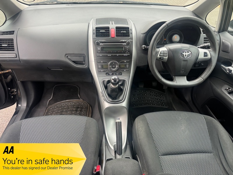 Used Toyota Auris 2010 for sale - 77724618: Photo 13