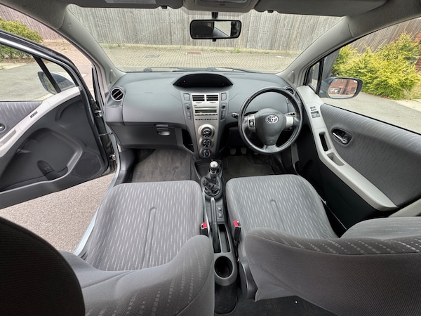 Used Toyota Yaris 2009 for sale - 75594285: Photo 12