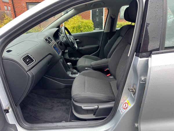 Used Volkswagen Polo 2011 for sale - 76172777: Photo 8