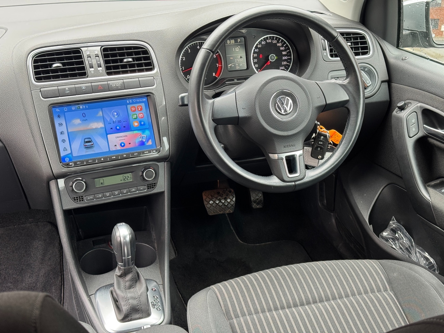 Used Volkswagen Polo 2011 for sale - 76172777: Photo 9