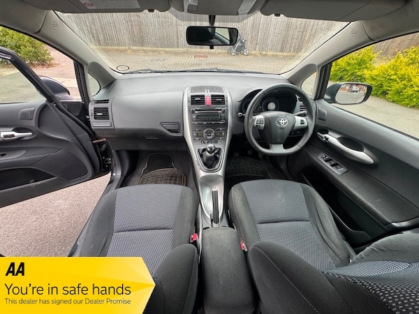 Used Toyota Auris 2010 for sale - 74764766: Photo 11
