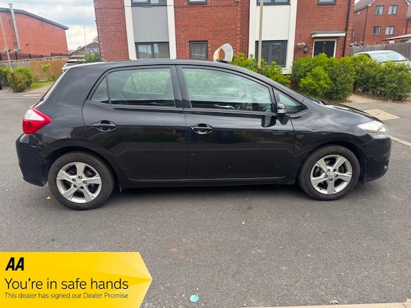 Used Toyota Auris 2010 for sale - 74764766: Photo 4