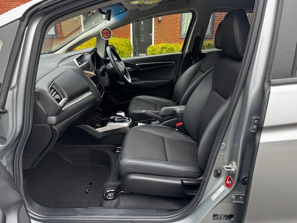 Used Honda Jazz 2014 for sale - 76252339: Photo 9