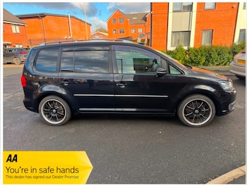 Used Volkswagen Touran  for sale - 73677619: Photo