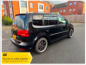 Used Volkswagen Touran  for sale - 73677619: Photo