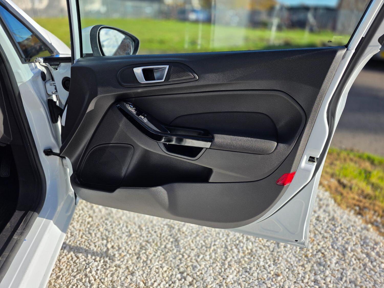 Used Ford Fiesta 2014 for sale - 76407535: Photo 10