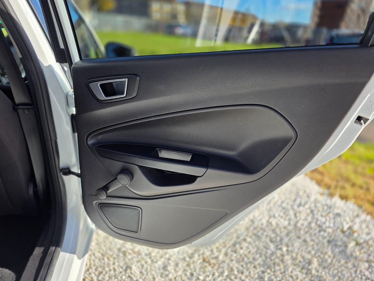 Used Ford Fiesta 2014 for sale - 76407535: Photo 14