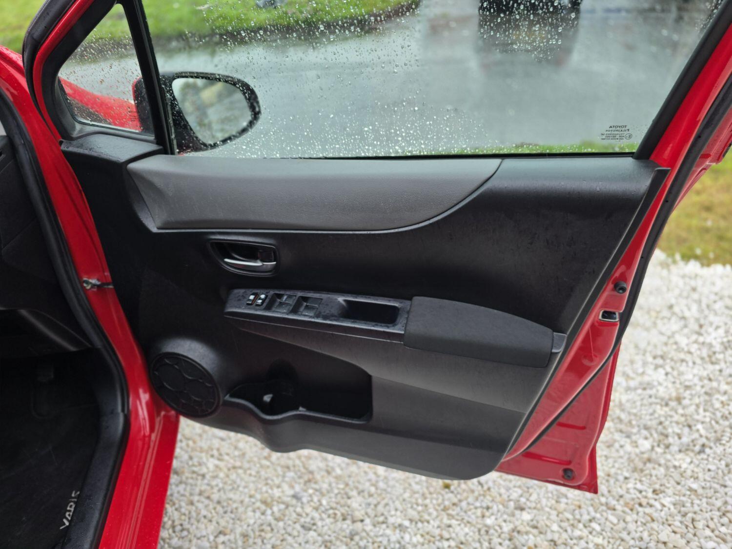 Used Toyota Yaris 2014 for sale - 76407636: Photo 14