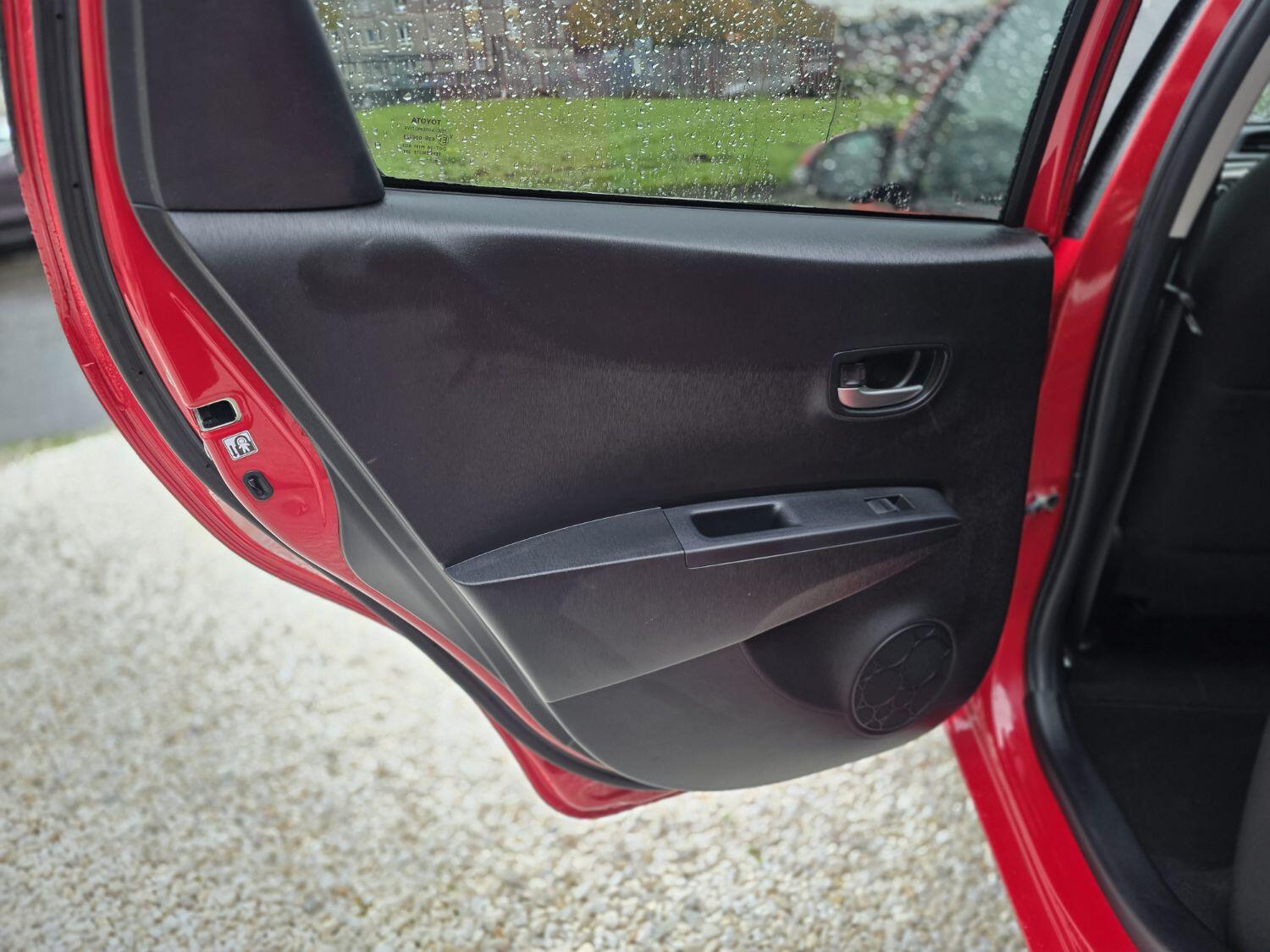 Used Toyota Yaris 2014 for sale - 76407636: Photo 17