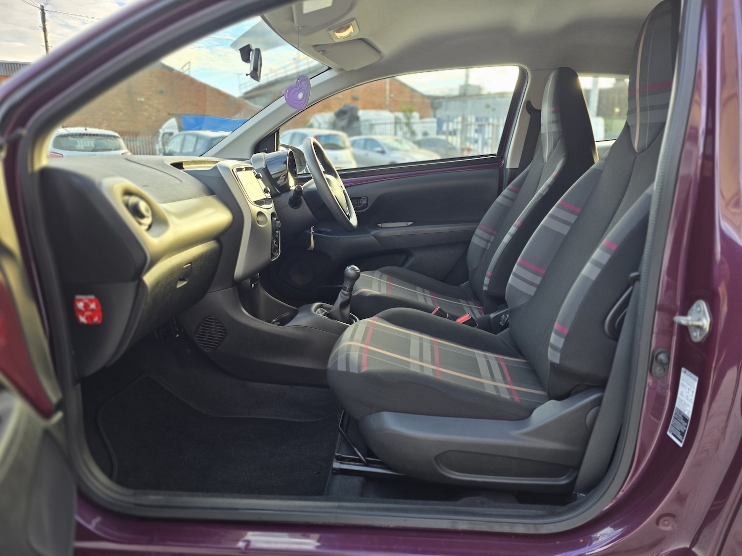 Used Peugeot 108 2015 for sale - 77129618: Photo 18