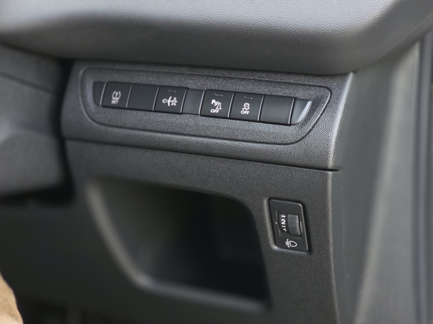 Used Peugeot 208 2015 for sale - 77880998: Photo 15