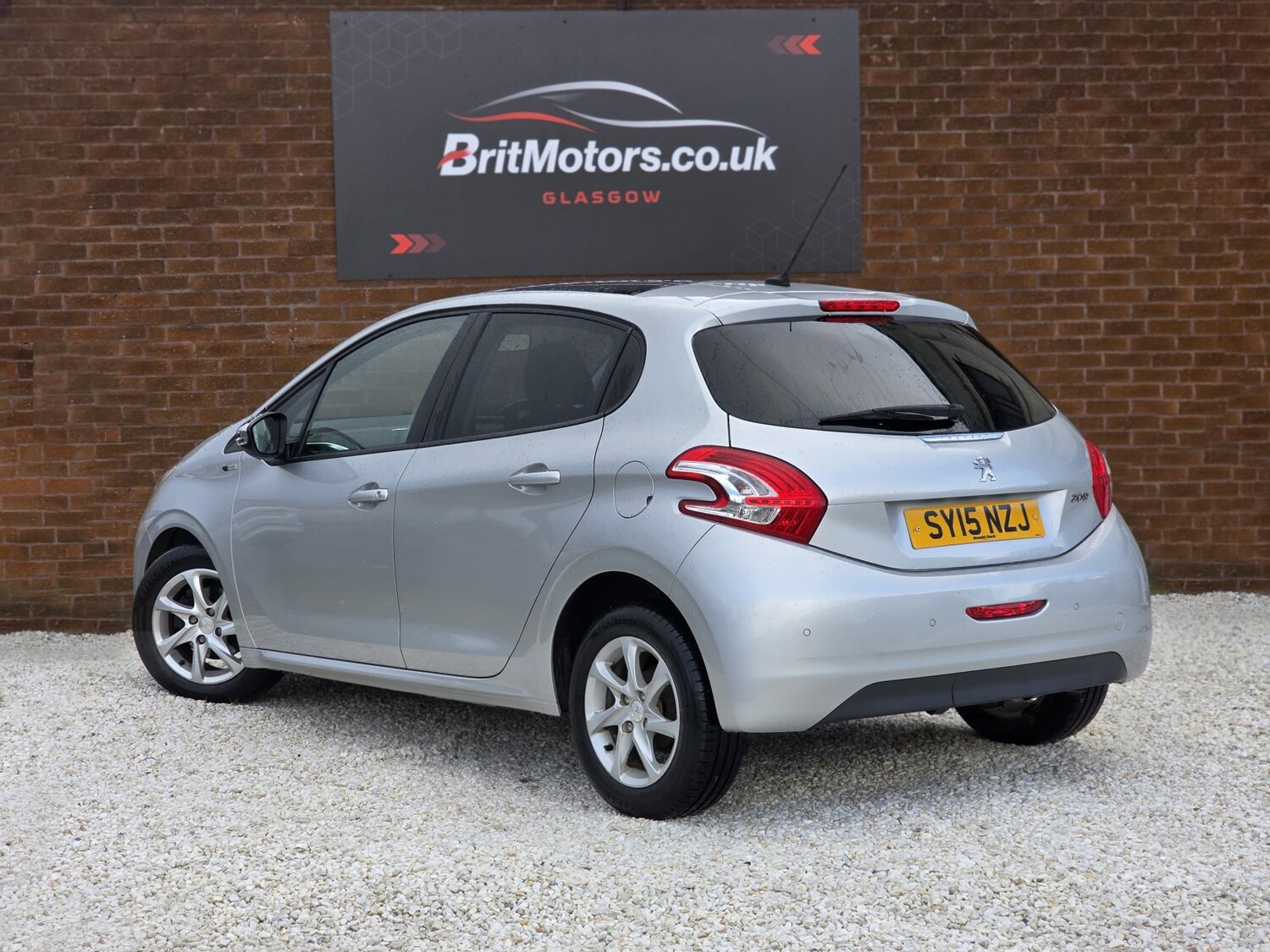 Used Peugeot 208 2015 for sale - 77880998: Photo 6