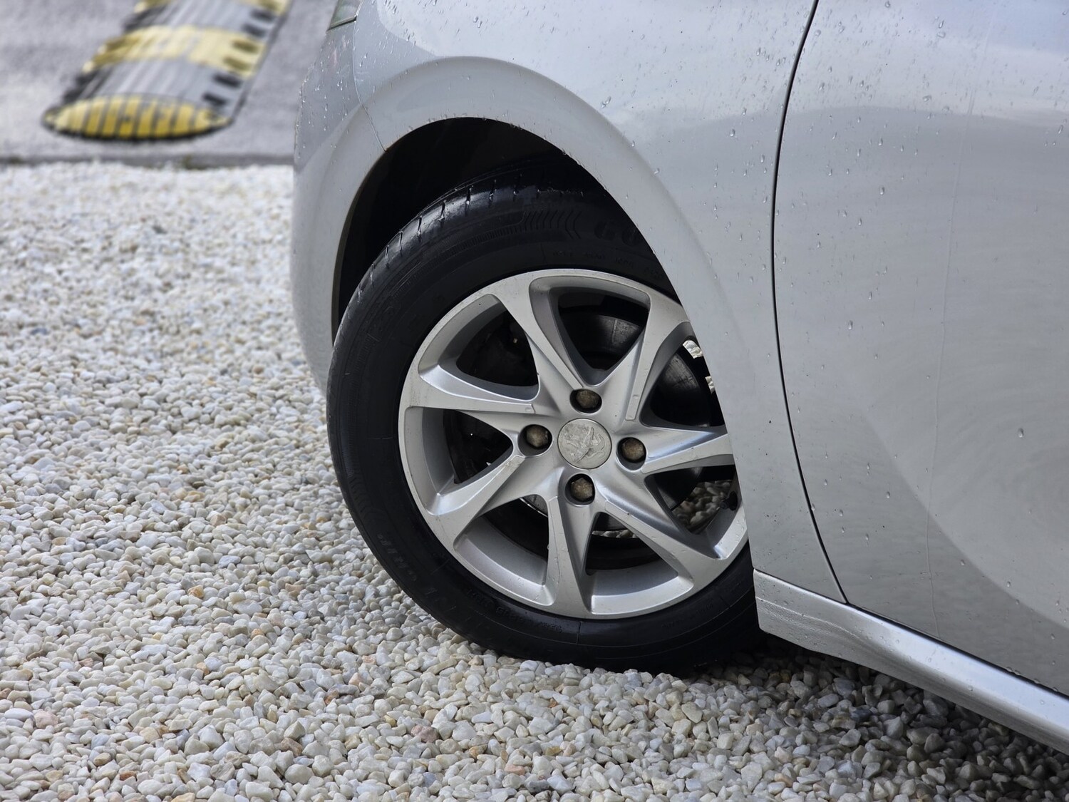 Used Peugeot 208 2015 for sale - 77880998: Photo 9