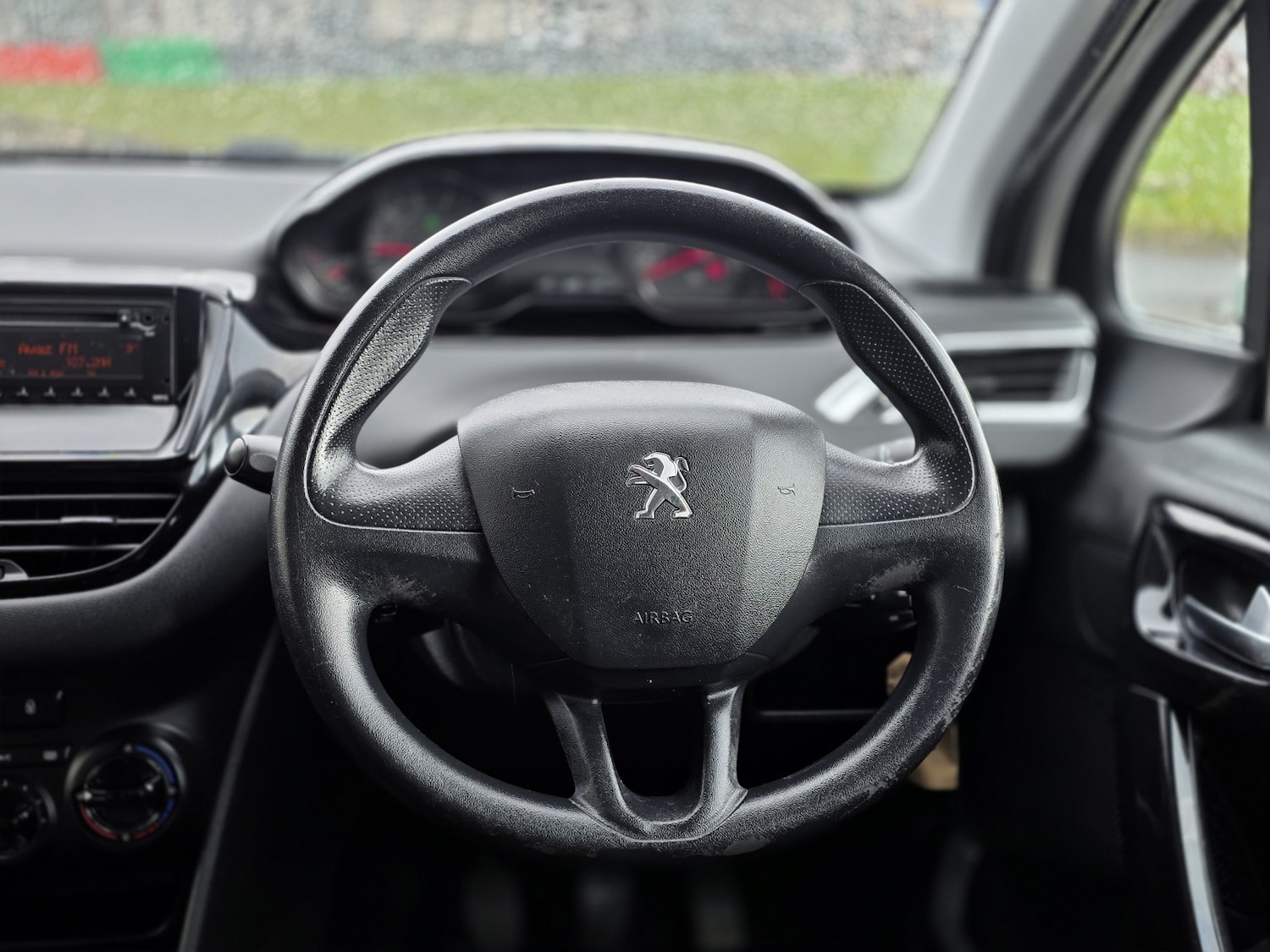 Used Peugeot 208 2014 for sale - 78098218: Photo 10