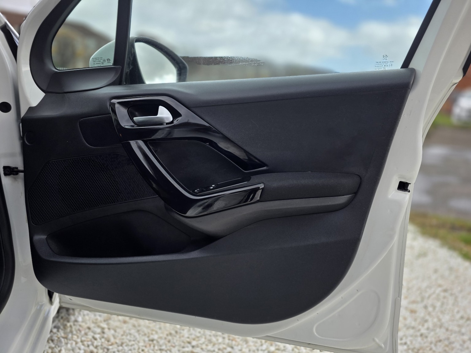 Used Peugeot 208 2014 for sale - 78098218: Photo 14