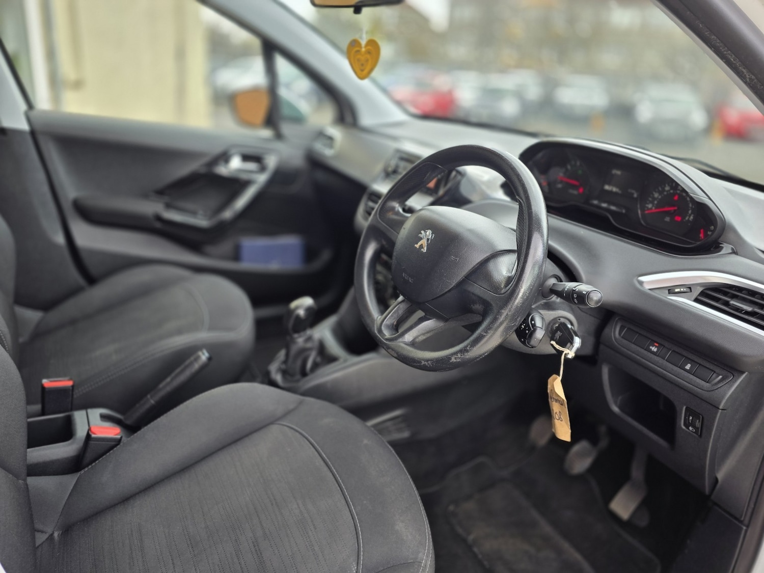 Used Peugeot 208 2014 for sale - 78098218: Photo 15
