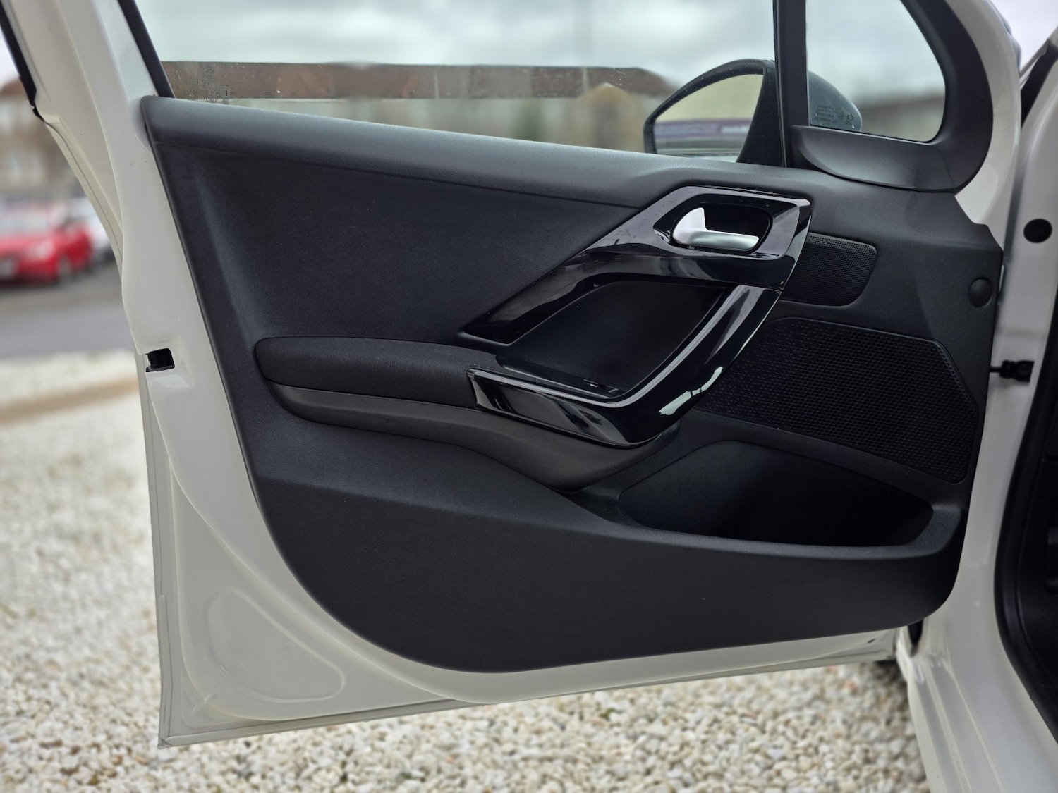 Used Peugeot 208 2014 for sale - 78098218: Photo 16