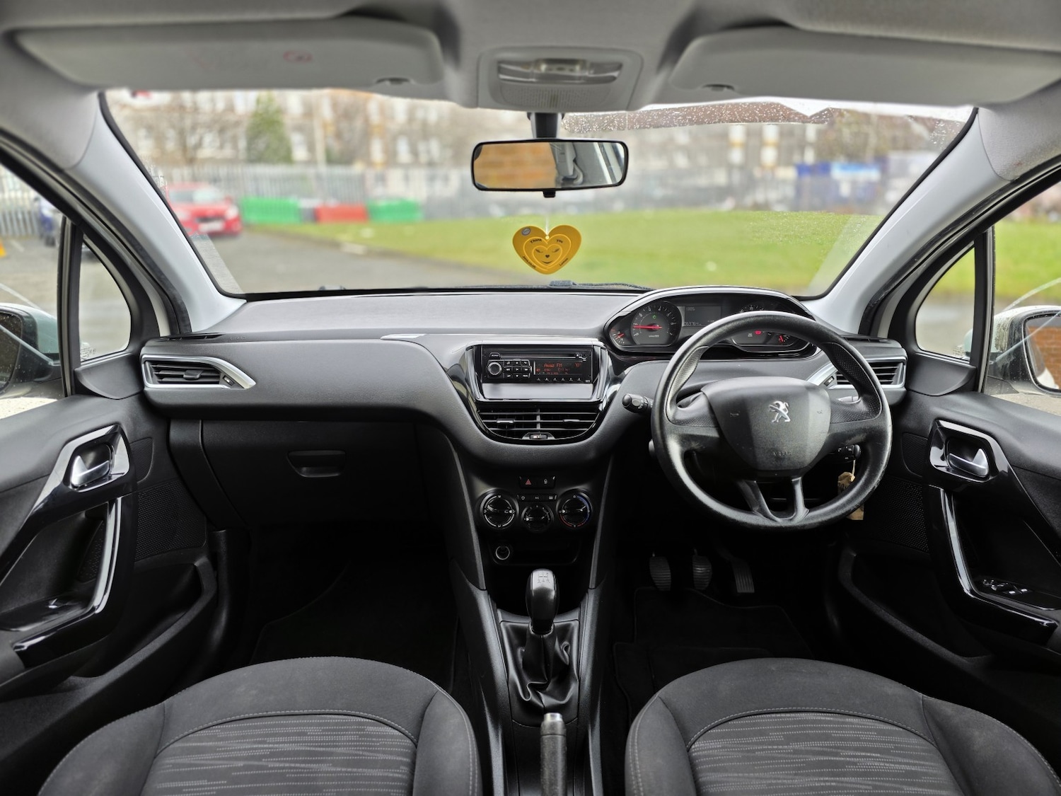 Used Peugeot 208 2014 for sale - 78098218: Photo 2