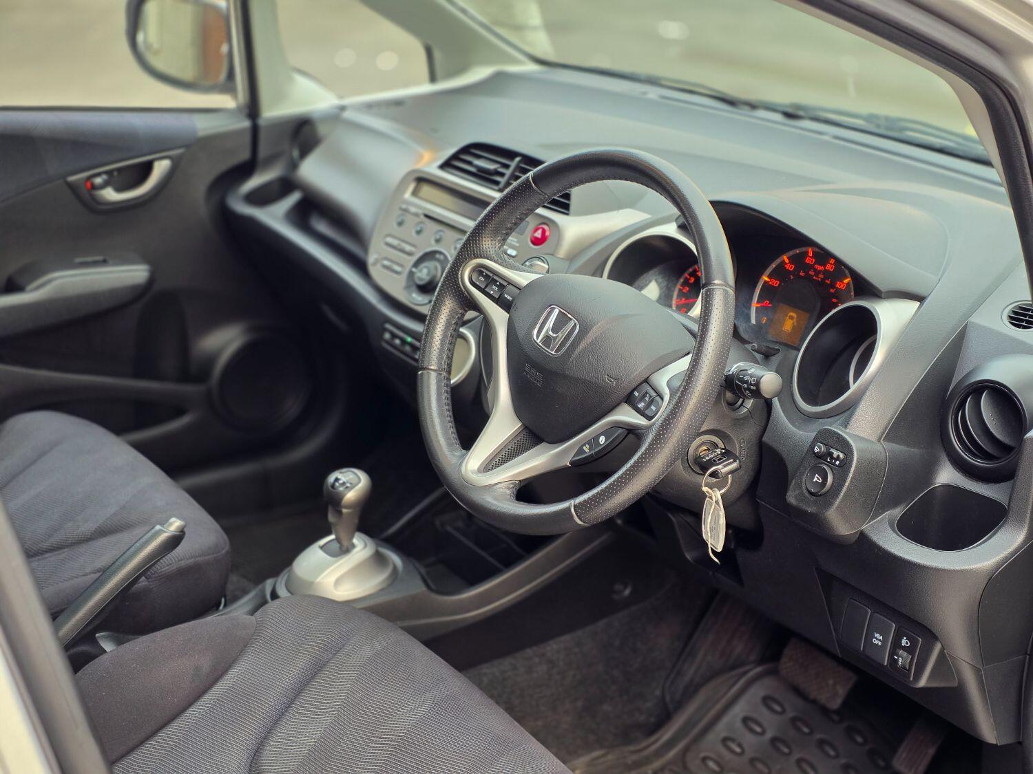 Used Honda Jazz 2010 for sale - 76407590: Photo 10