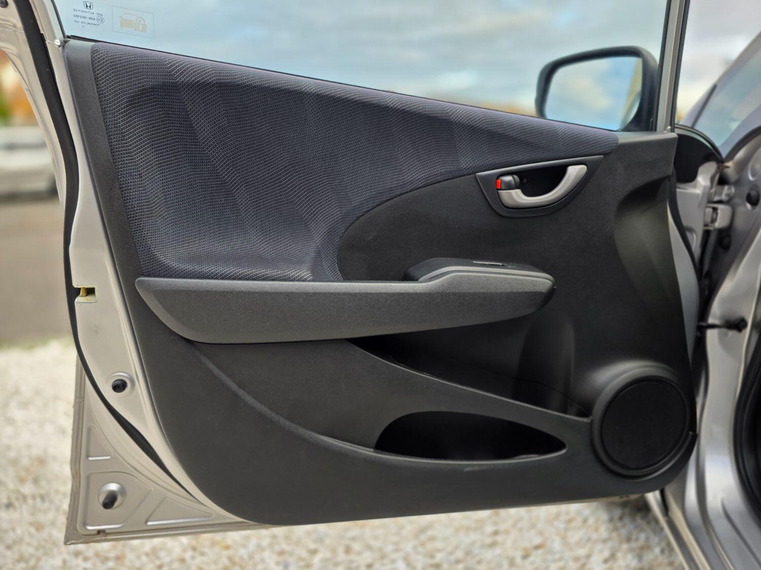 Used Honda Jazz 2010 for sale - 76407590: Photo 11