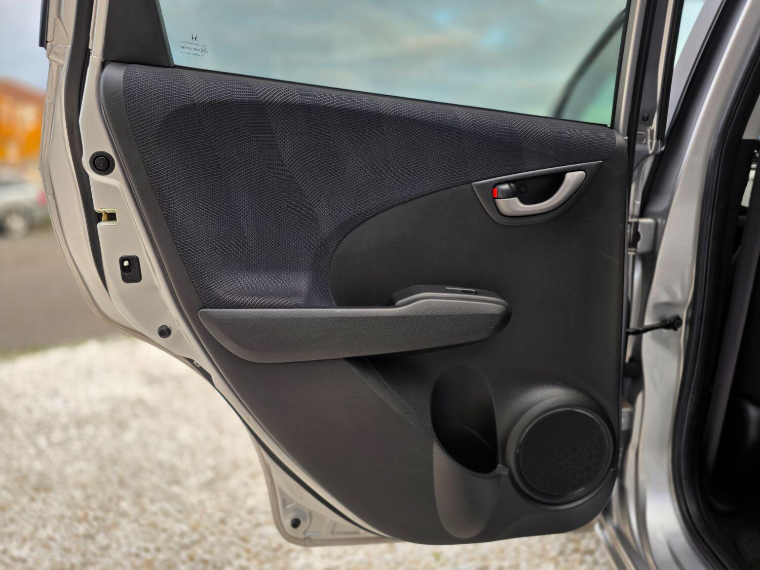 Used Honda Jazz 2010 for sale - 76407590: Photo 15