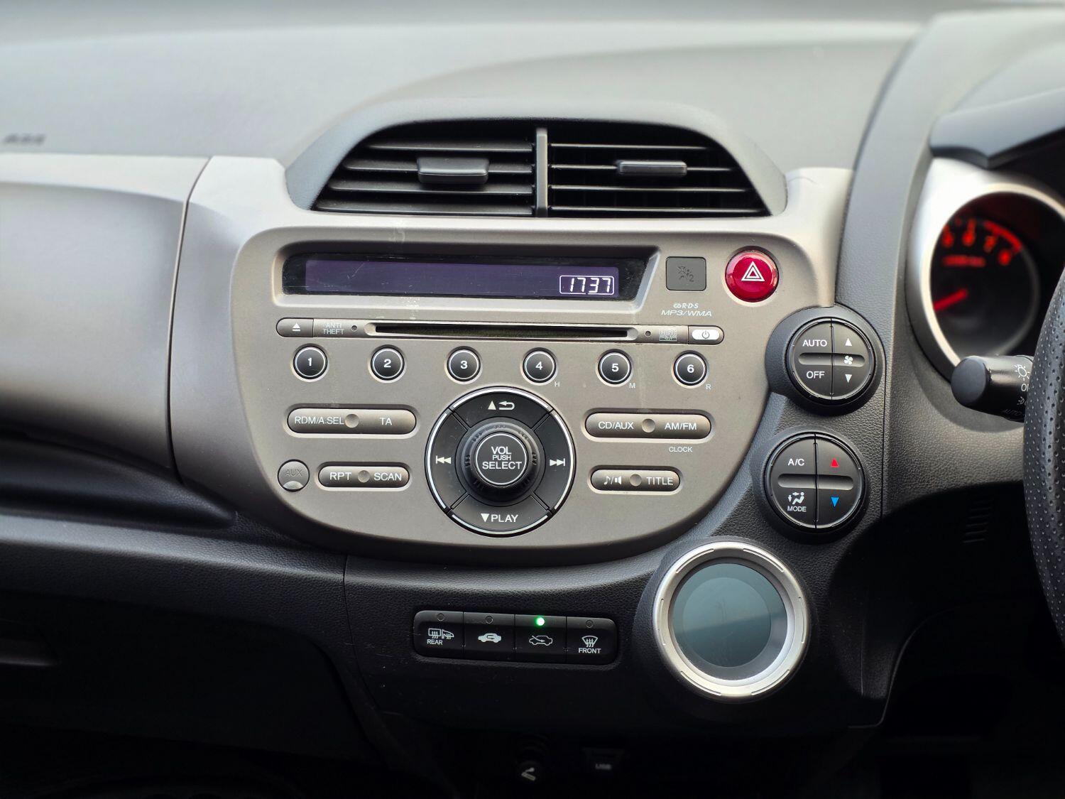 Used Honda Jazz 2010 for sale - 76407590: Photo 18