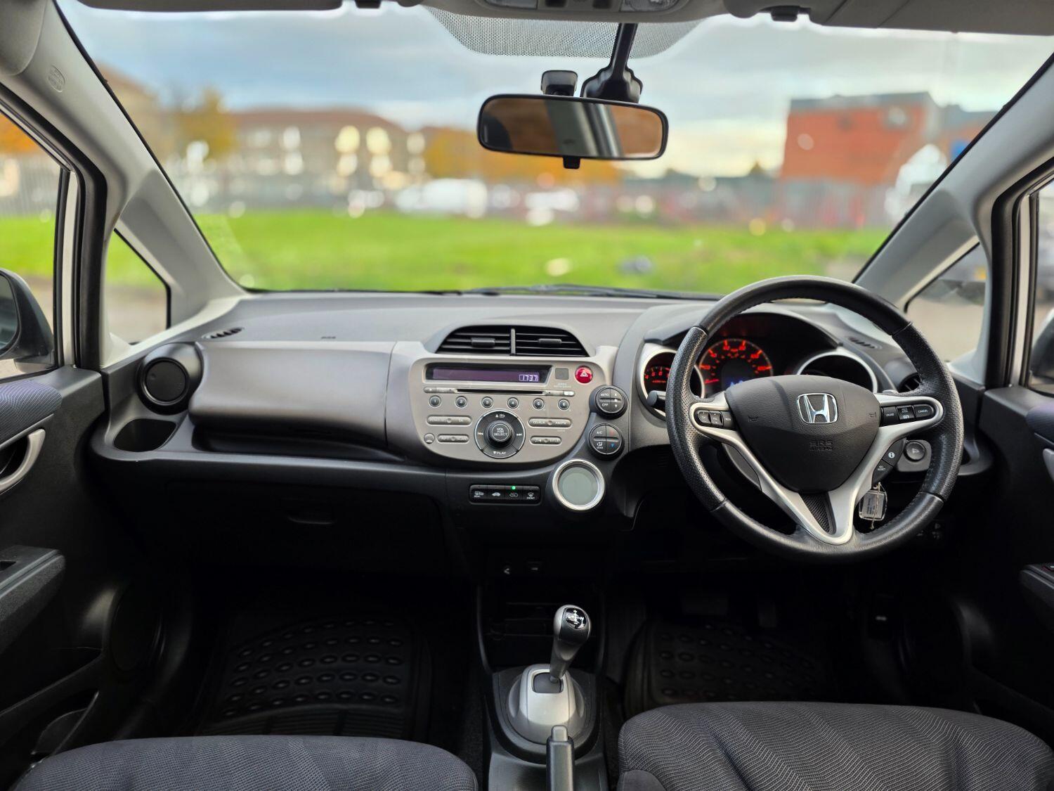 Used Honda Jazz 2010 for sale - 76407590: Photo 4