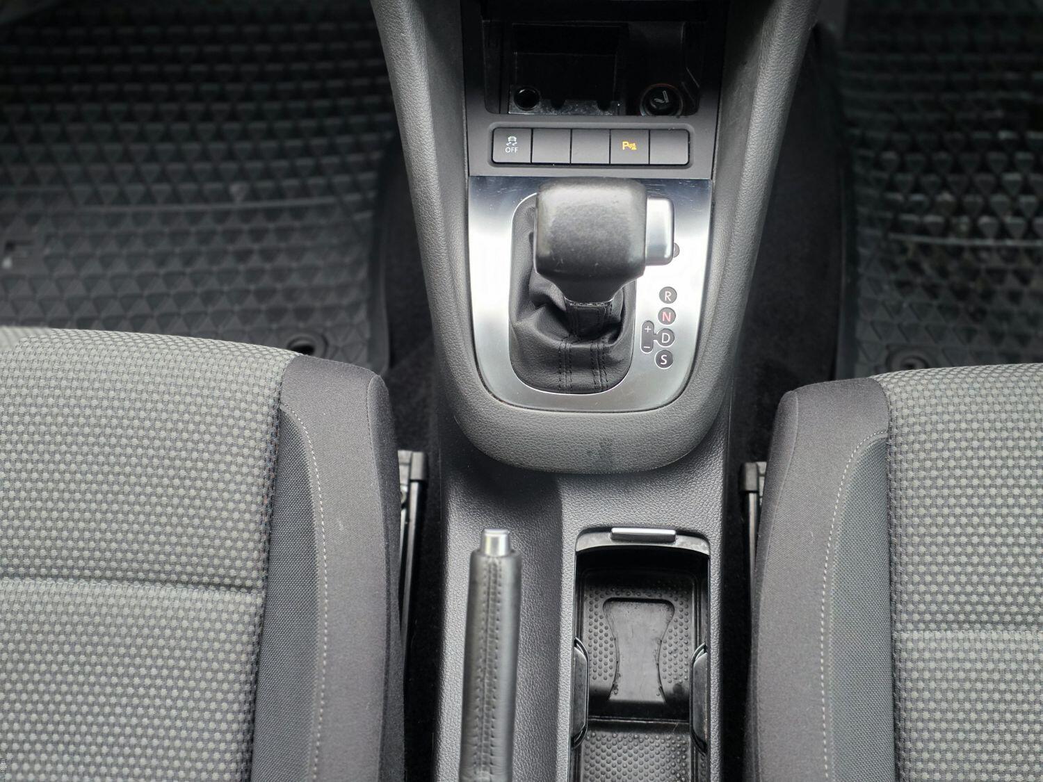 Used Volkswagen Golf 2010 for sale - 76407510: Photo 12