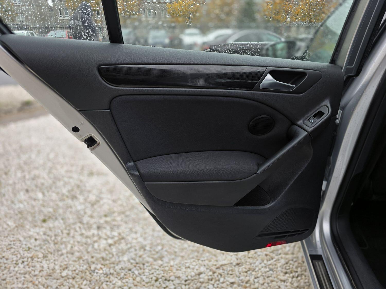 Used Volkswagen Golf 2010 for sale - 76407510: Photo 17