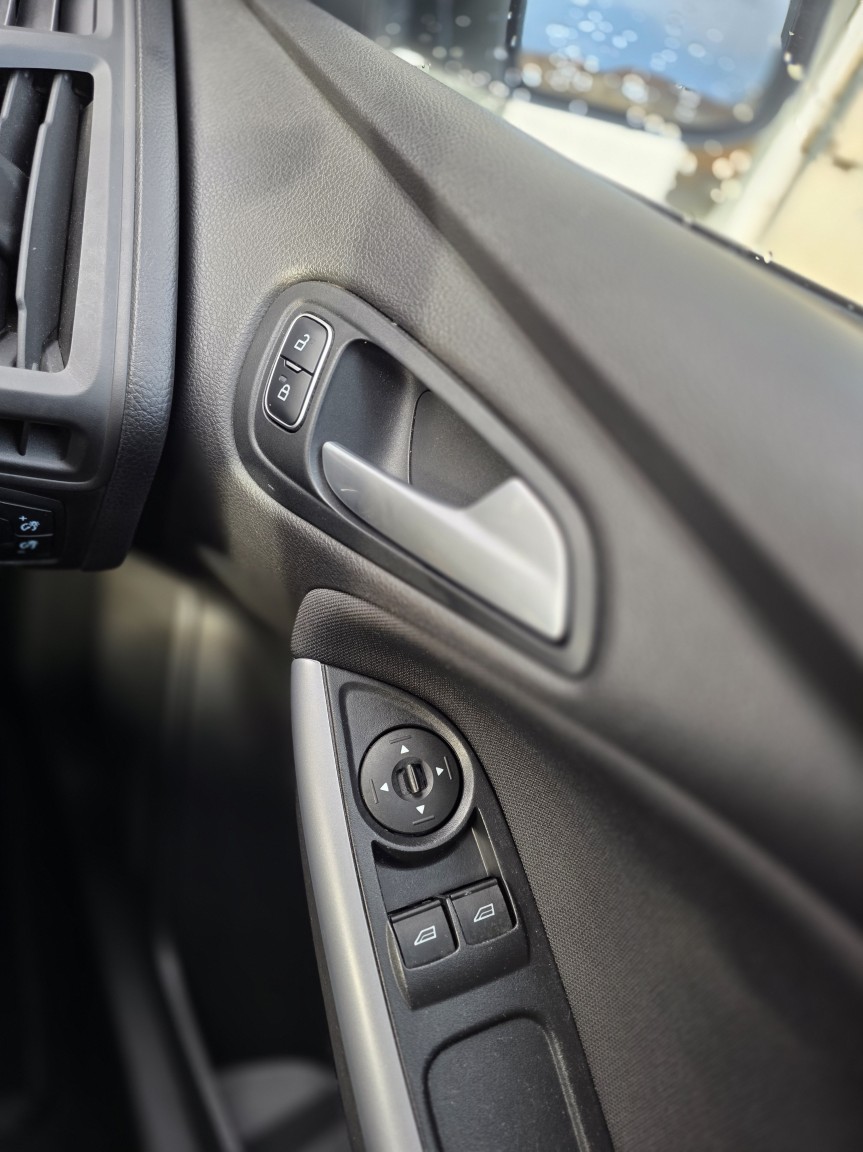 Used Ford Focus 2015 for sale - 76799264: Photo 16