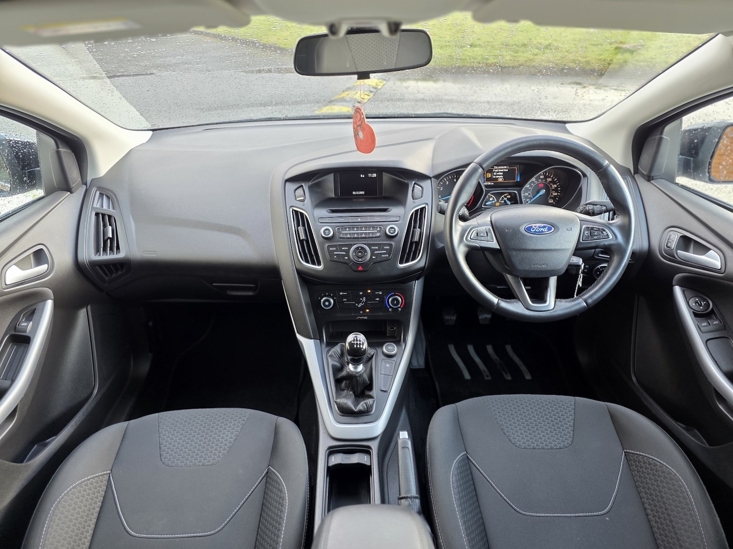 Used Ford Focus 2015 for sale - 76799264: Photo 2