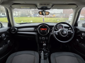Used MINI Hatch 2018 for sale - 77129601: Photo