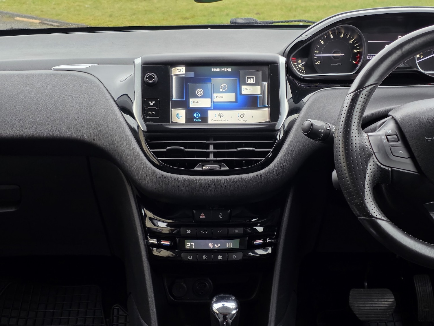 Used Peugeot 208 2014 for sale - 77668630: Photo 10