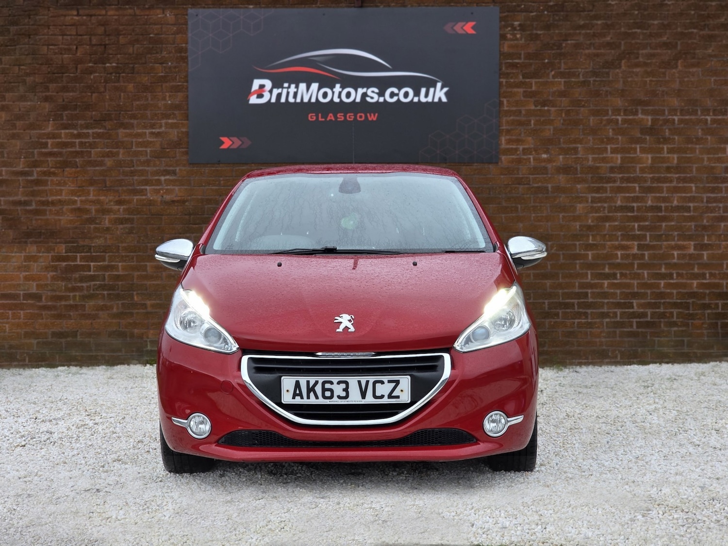 Used Peugeot 208 2014 for sale - 77668630: Photo 3