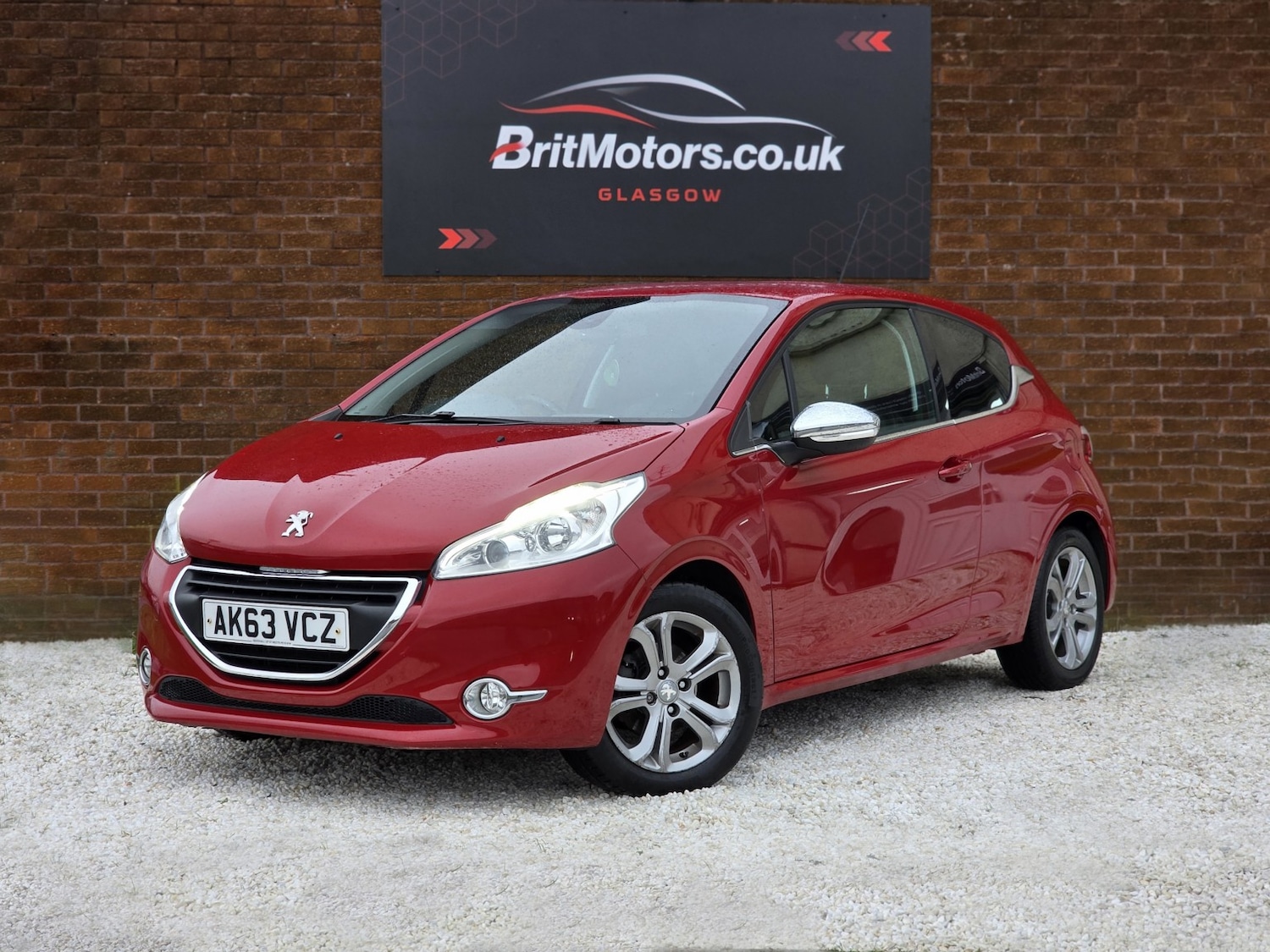 Used Peugeot 208 2014 for sale - 77668630: Photo 4