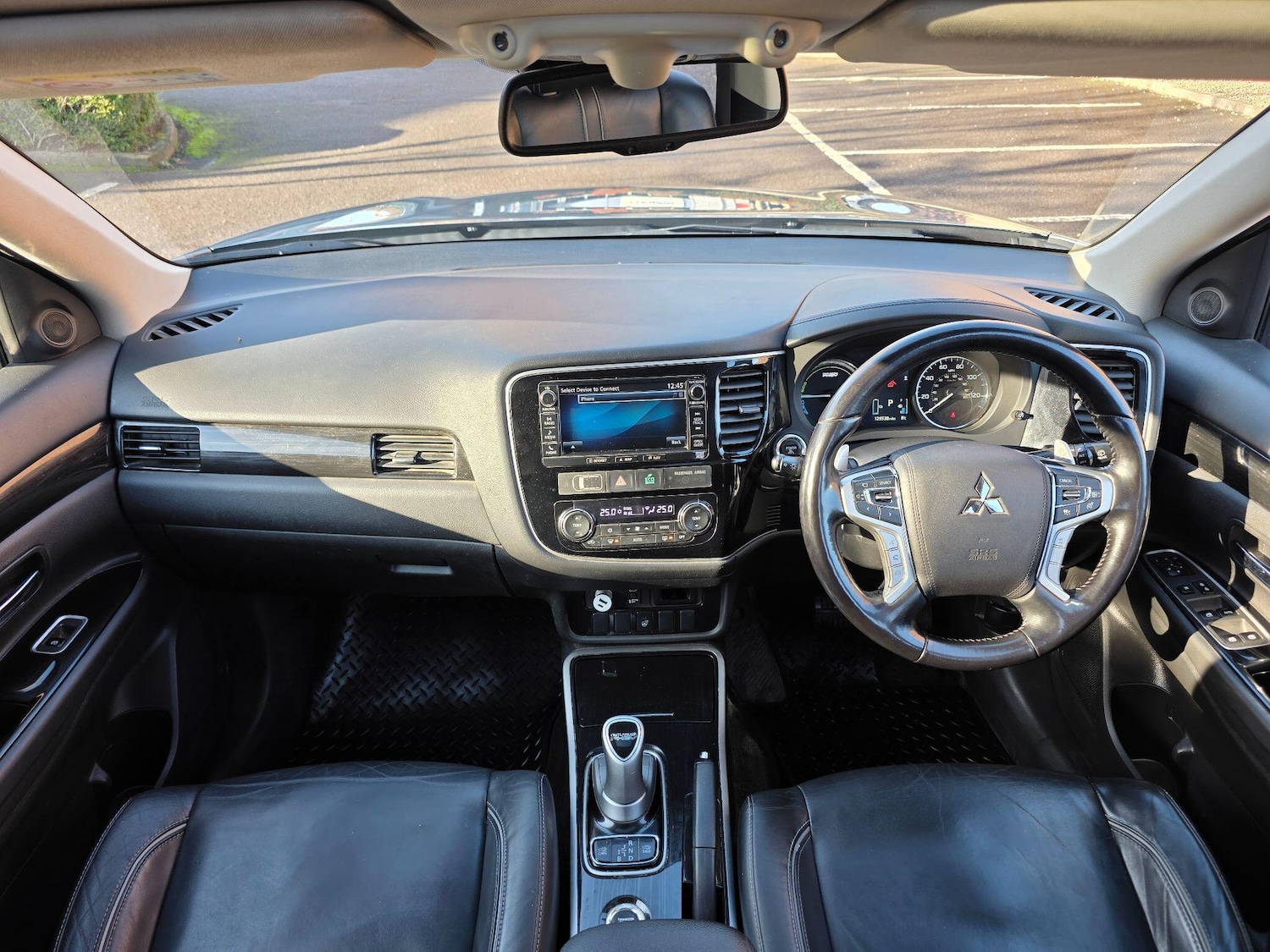 Used Mitsubishi Outlander 2015 for sale - 76800930: Photo 11