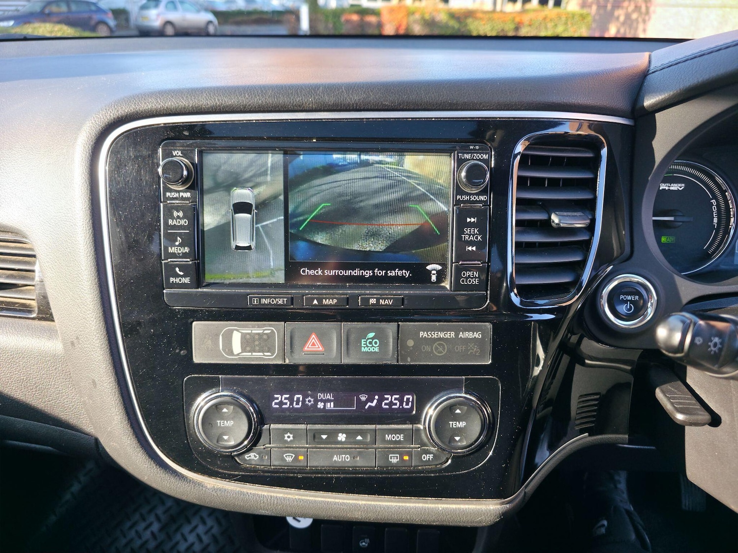 Used Mitsubishi Outlander 2015 for sale - 76800930: Photo 32