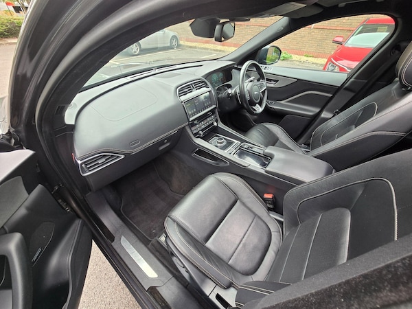 Used Jaguar F-Pace 2016 for sale - 75363861: Photo 29