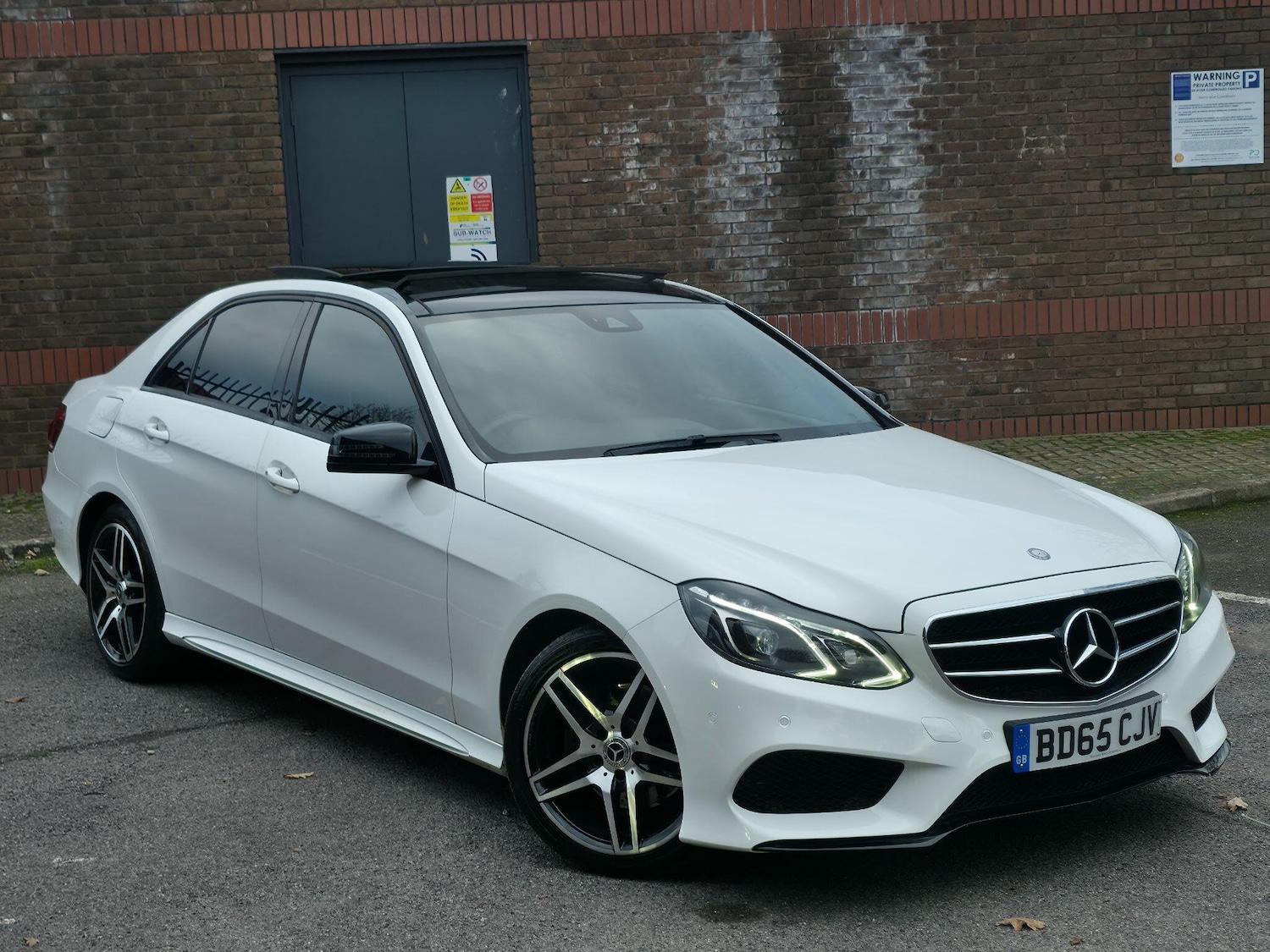 Used Mercedes-Benz E Class 2015 for sale - 76645773: Photo 1
