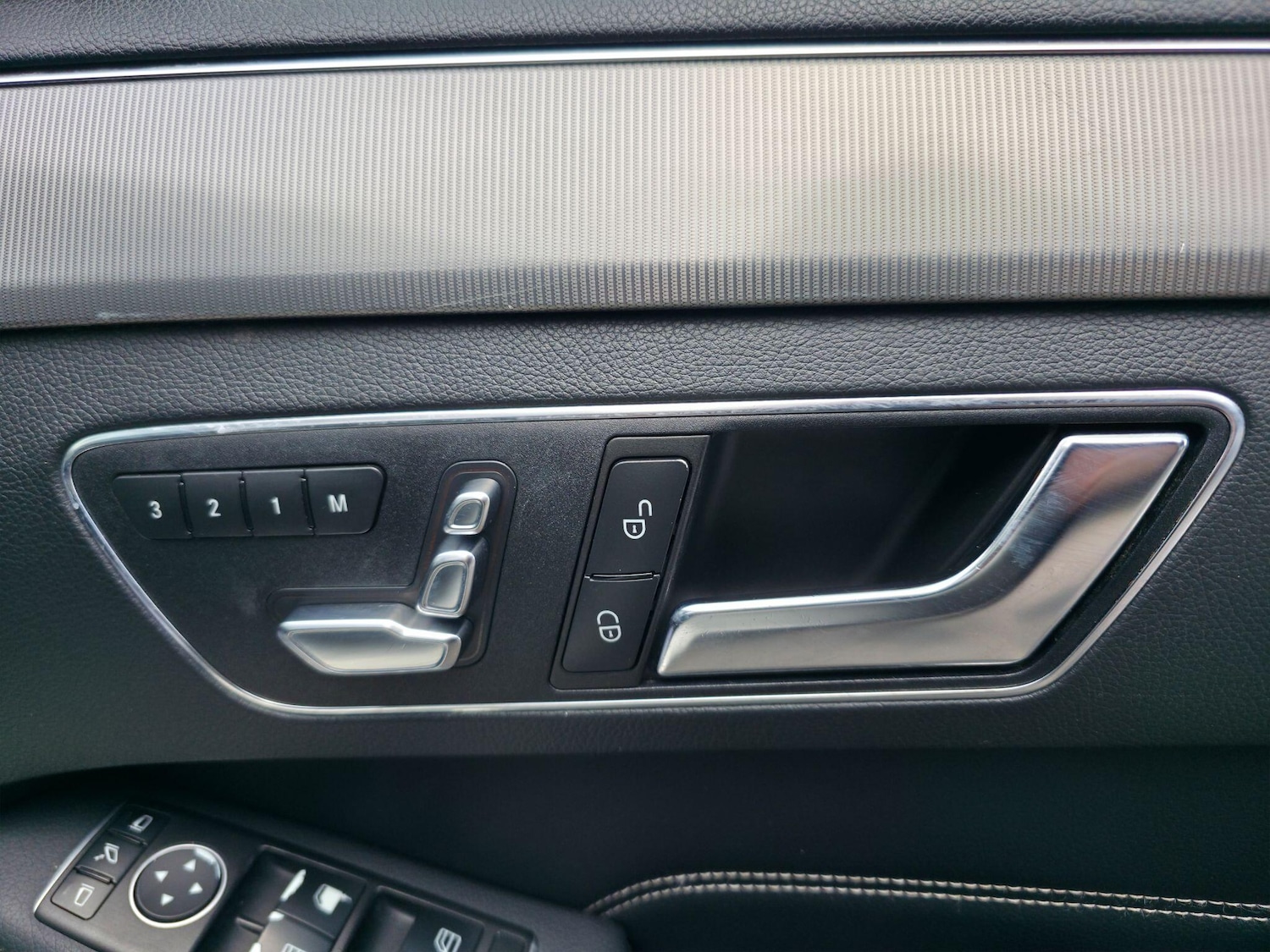 Used Mercedes-Benz E Class 2015 for sale - 76645773: Photo 18