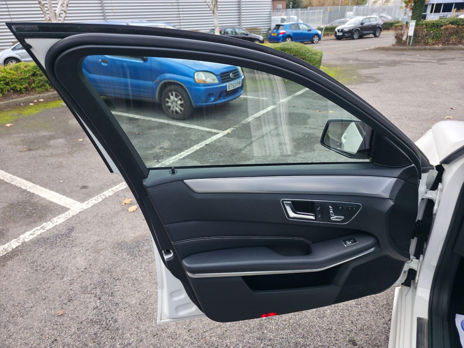 Used Mercedes-Benz E Class 2015 for sale - 76645773: Photo 26