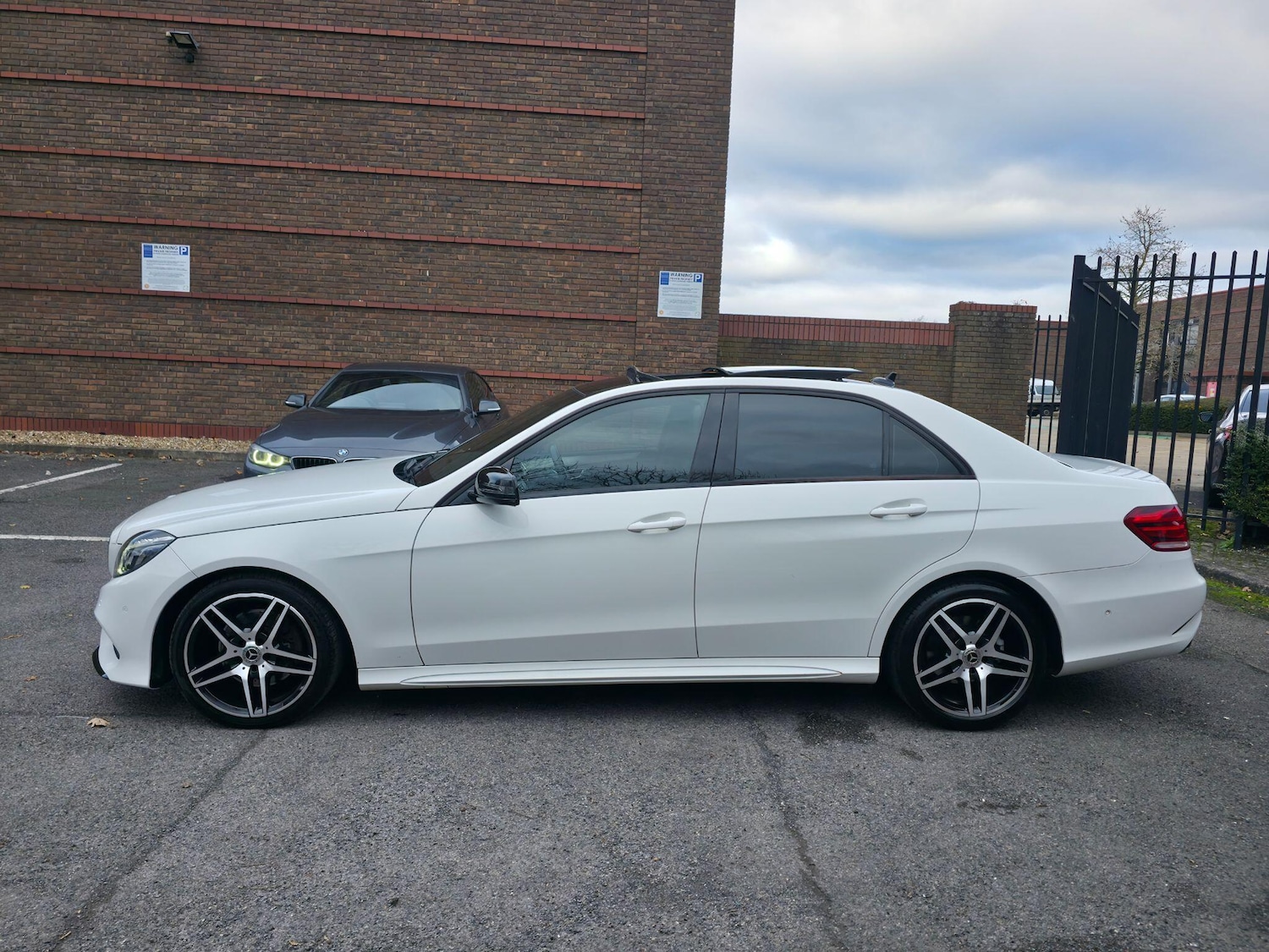 Used Mercedes-Benz E Class 2015 for sale - 76645773: Photo 8