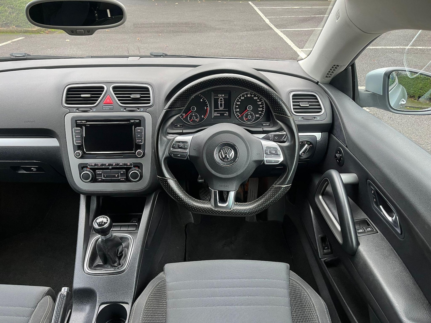 Used Volkswagen Scirocco 2010 for sale - 76688992: Photo 14