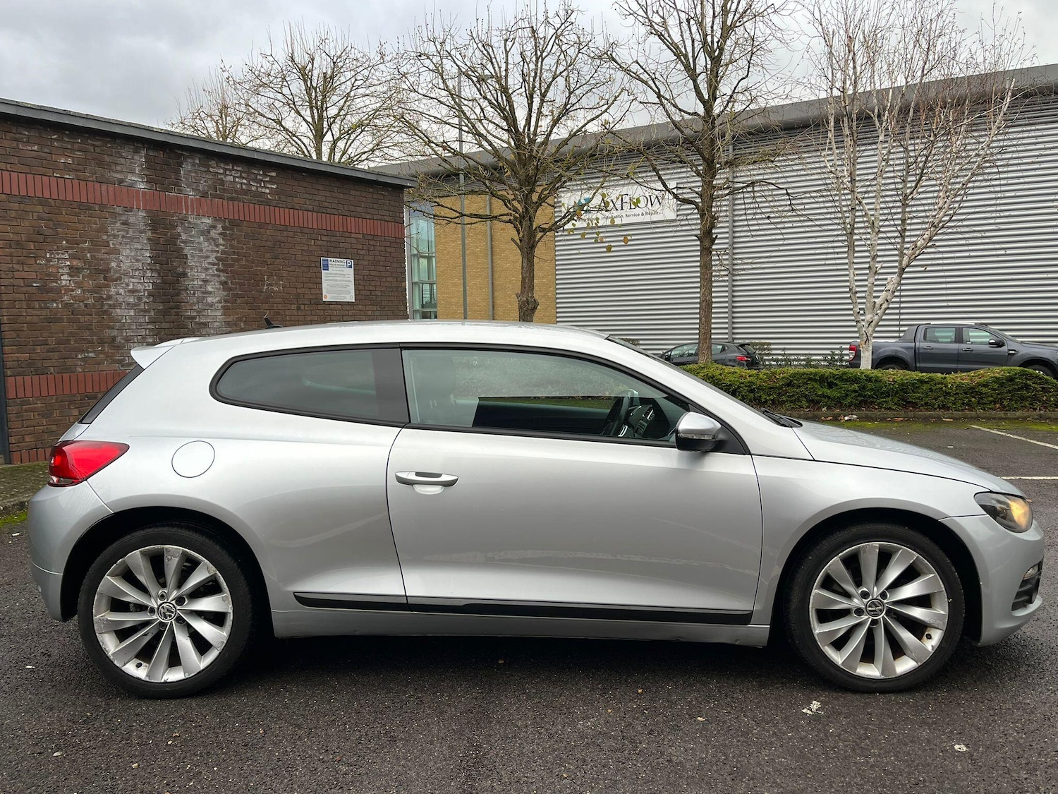 Used Volkswagen Scirocco 2010 for sale - 76688992: Photo 2