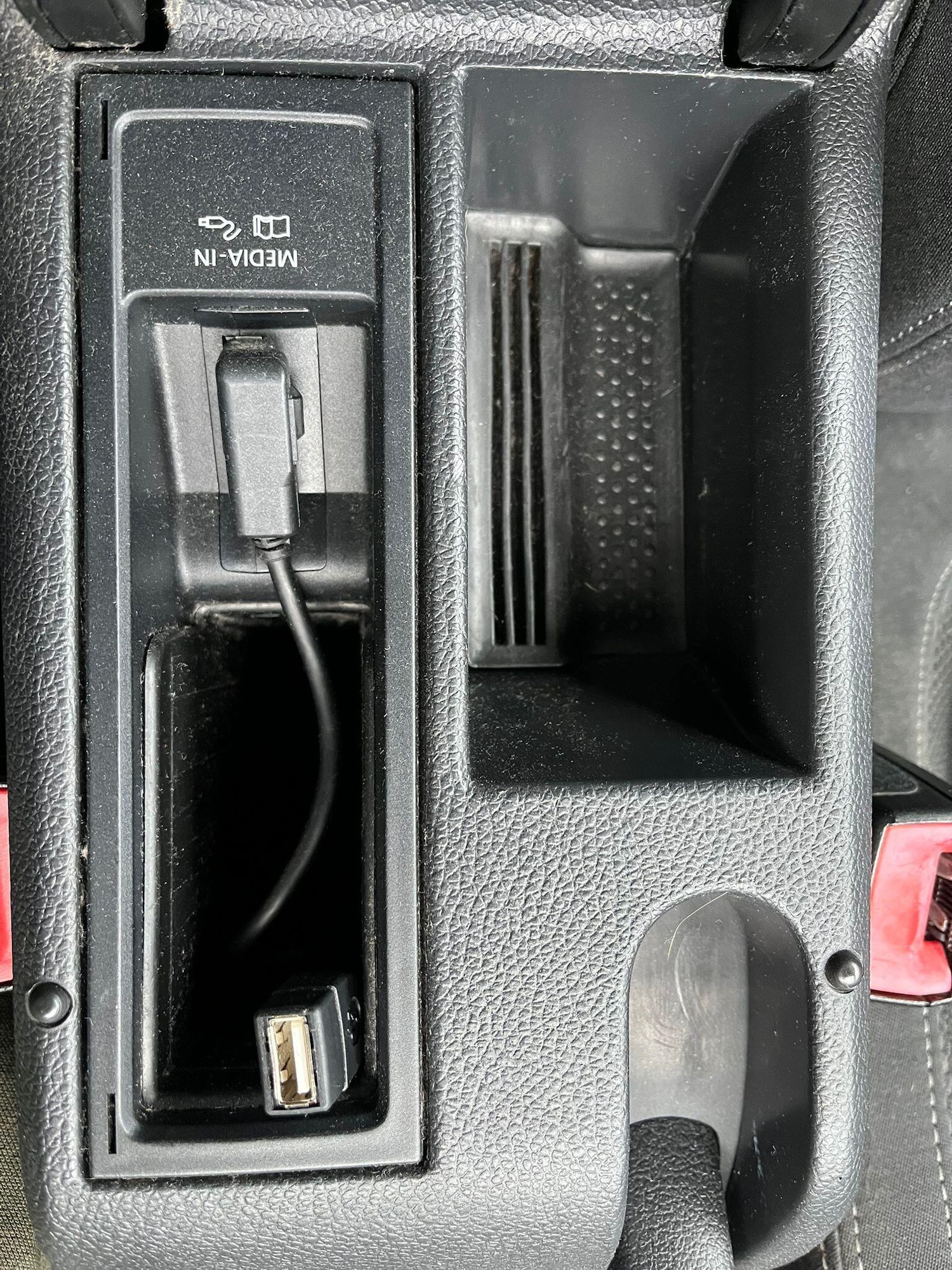 Used Volkswagen Scirocco 2010 for sale - 76688992: Photo 23