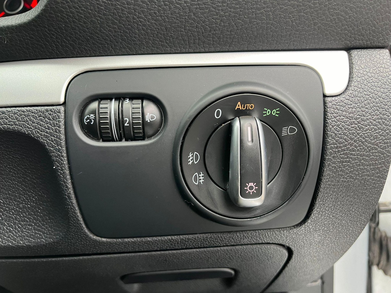 Used Volkswagen Scirocco 2010 for sale - 76688992: Photo 25