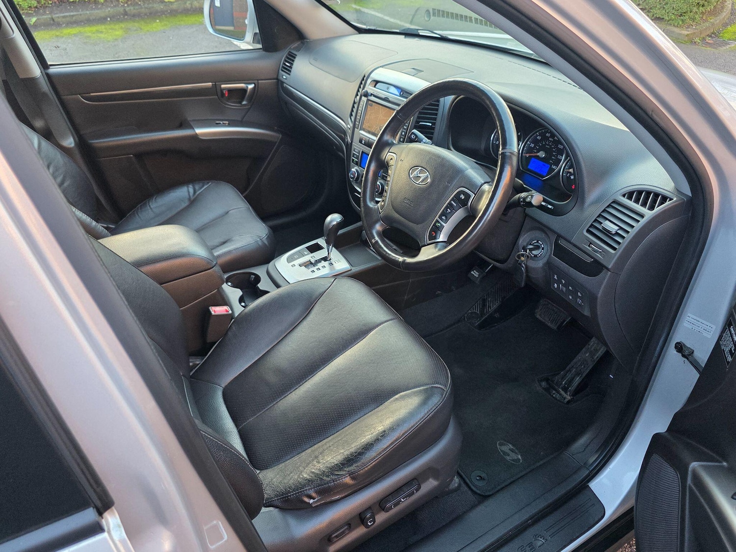 Used Hyundai Santa Fe 2012 for sale - 76772239: Photo 12