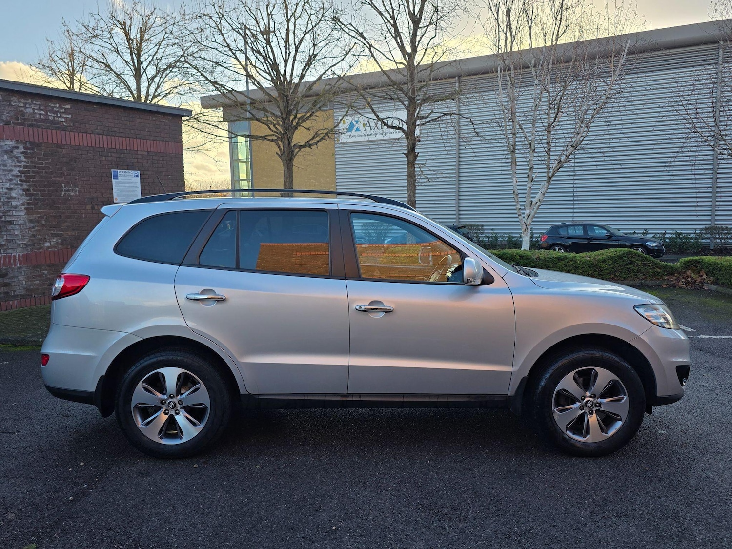 Used Hyundai Santa Fe 2012 for sale - 76772239: Photo 3