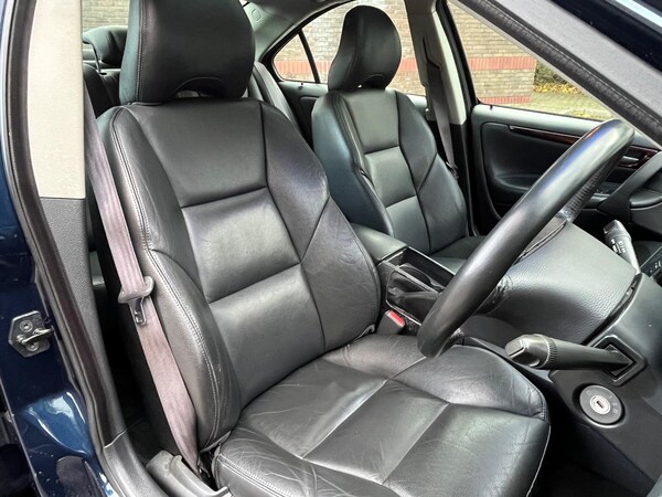 Used Volvo S60 2004 for sale - 76214281: Photo 16
